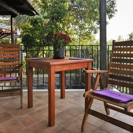 Onar A Stone House With Amazing View بيت للعطل *
