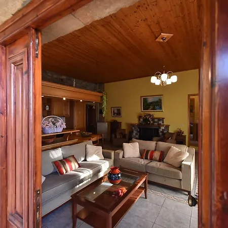 Onar A Stone House With Amazing View Feriehus Stoúpa