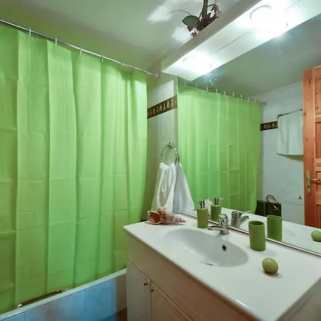 Hébergement de vacances Onar A Stone House With Amazing View Stoúpa